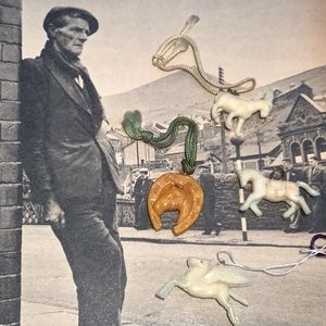 VINTAGE 1940s CRACKER JACK CELLULOID PRIZES (4) horse, donkey horseshoe Pegasus*